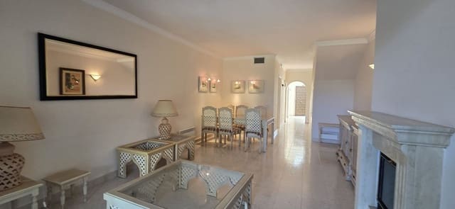 3 soveværelse Byhus til salg i Nueva Andalucia, Marbella med swimmingpool garage - € 635.000 (Ref: 10163865)