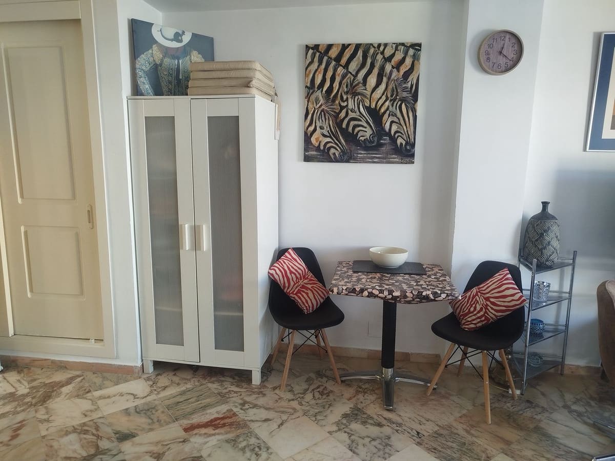 1 soverom Leilighet til salgs i Elviria med svømmebasseng - € 375 000 (Ref: 10163867)