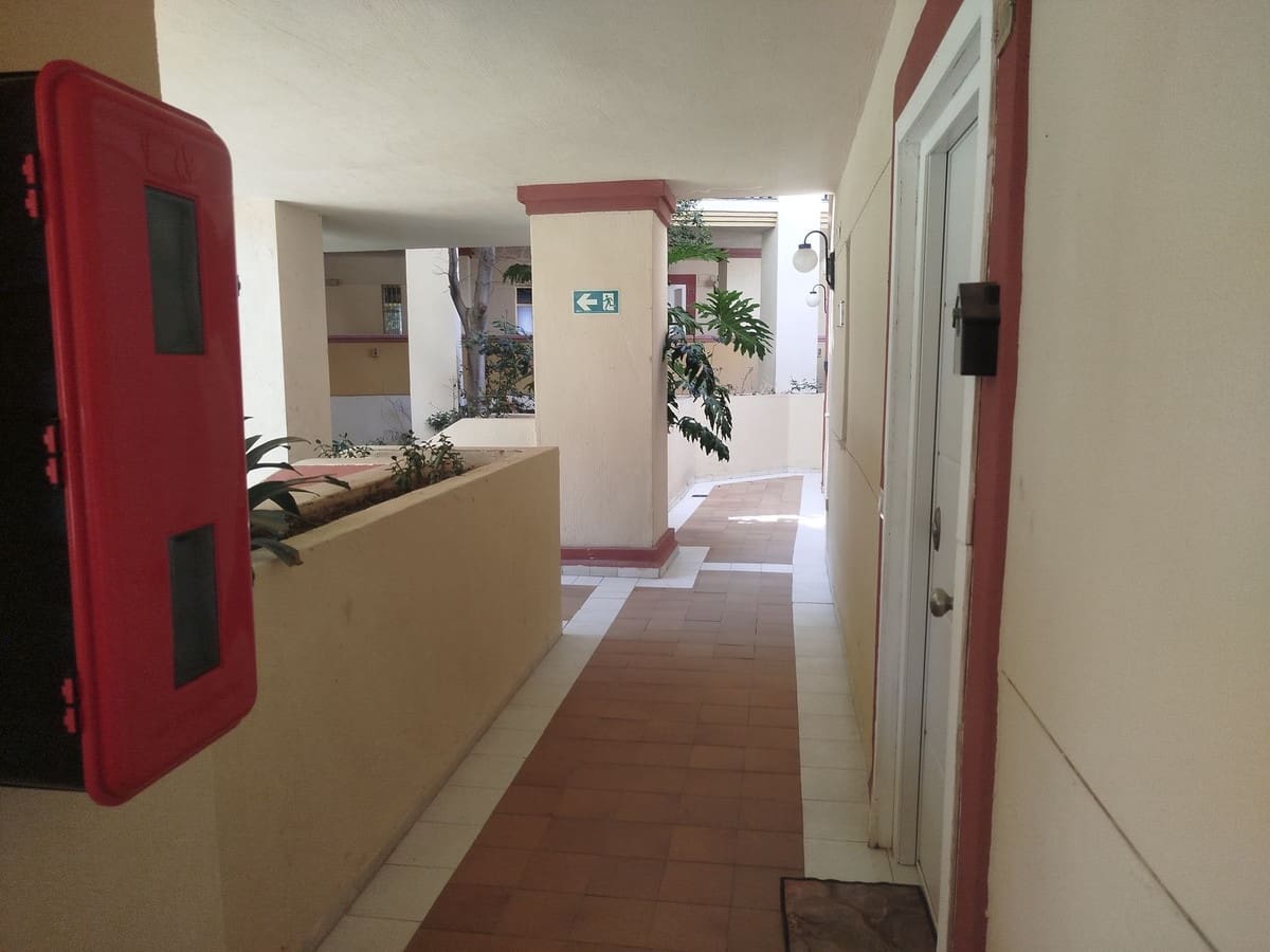 1 soverom Leilighet til salgs i Elviria med svømmebasseng - € 375 000 (Ref: 10163867)