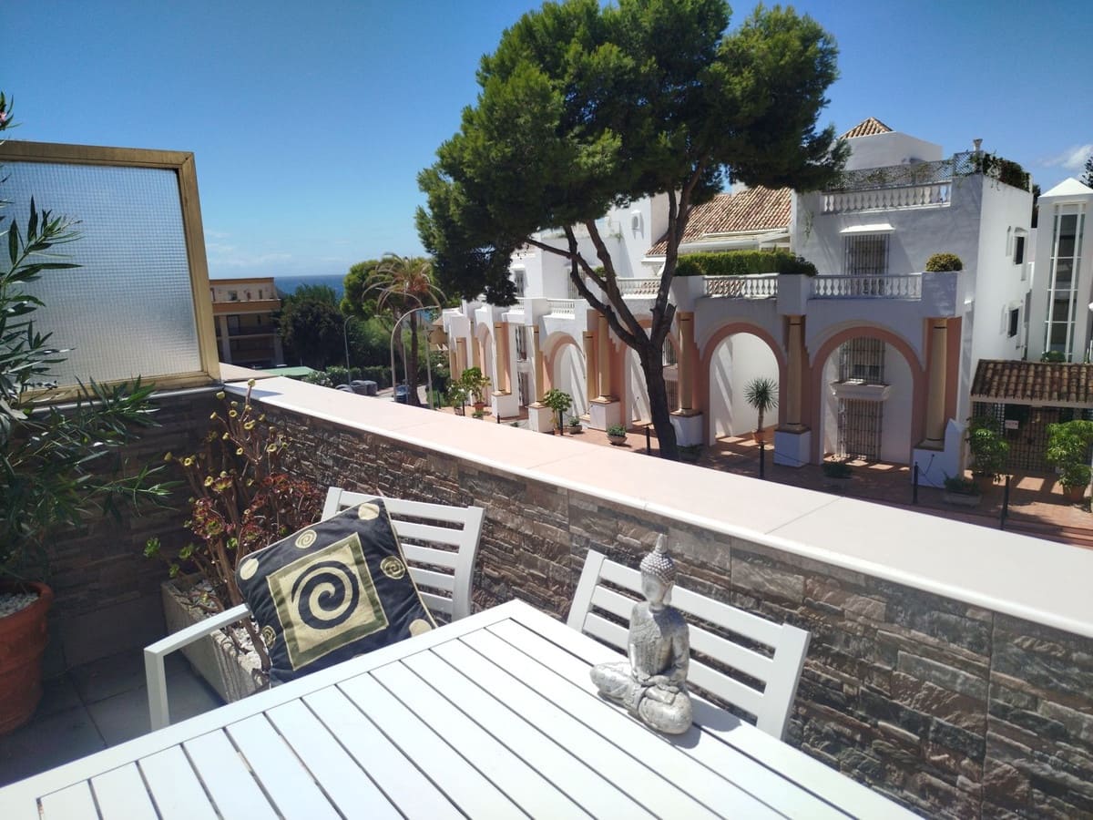 1 soverom Leilighet til salgs i Elviria med svømmebasseng - € 375 000 (Ref: 10163867)