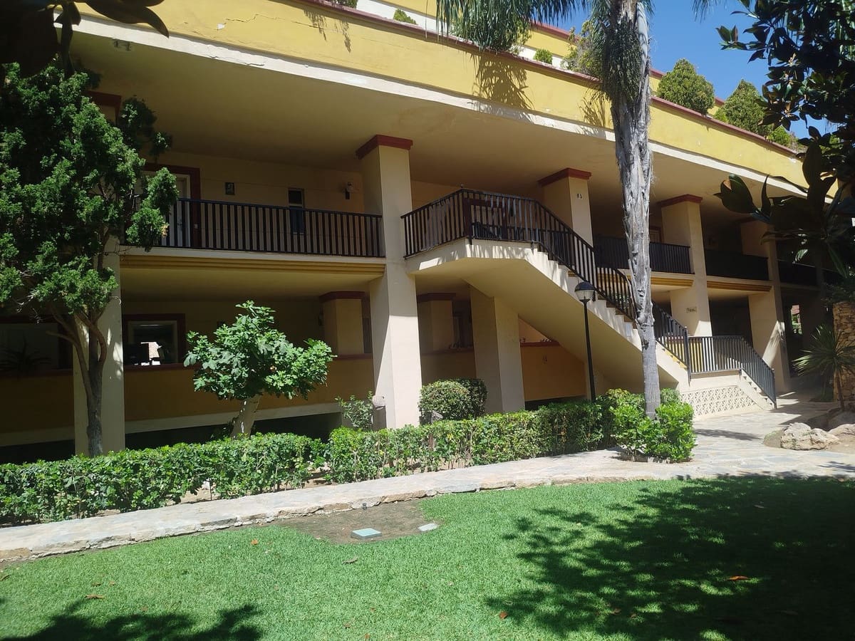 1 soverom Leilighet til salgs i Elviria med svømmebasseng - € 375 000 (Ref: 10163867)