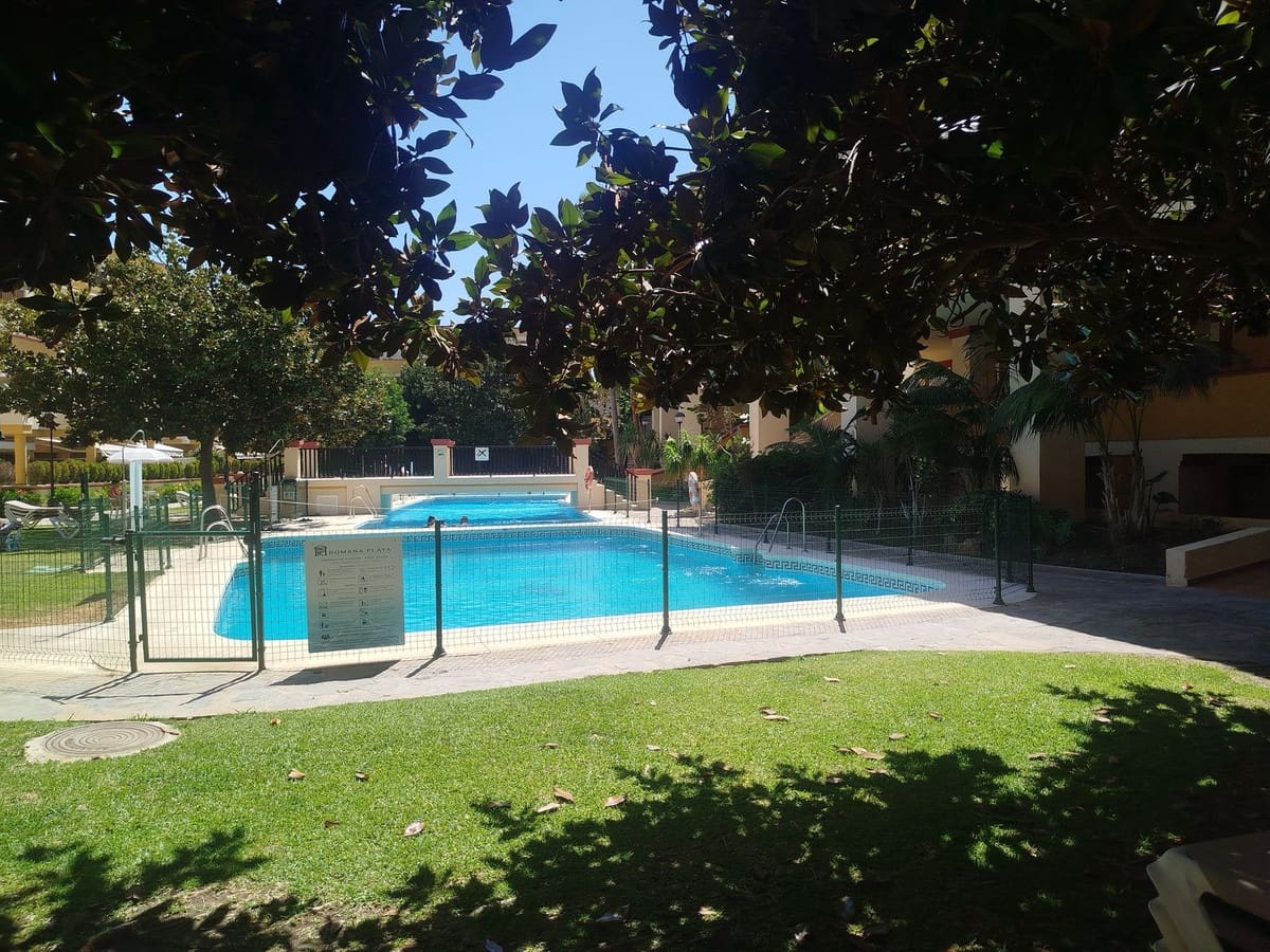 1 soverom Leilighet til salgs i Elviria med svømmebasseng - € 375 000 (Ref: 10163867)