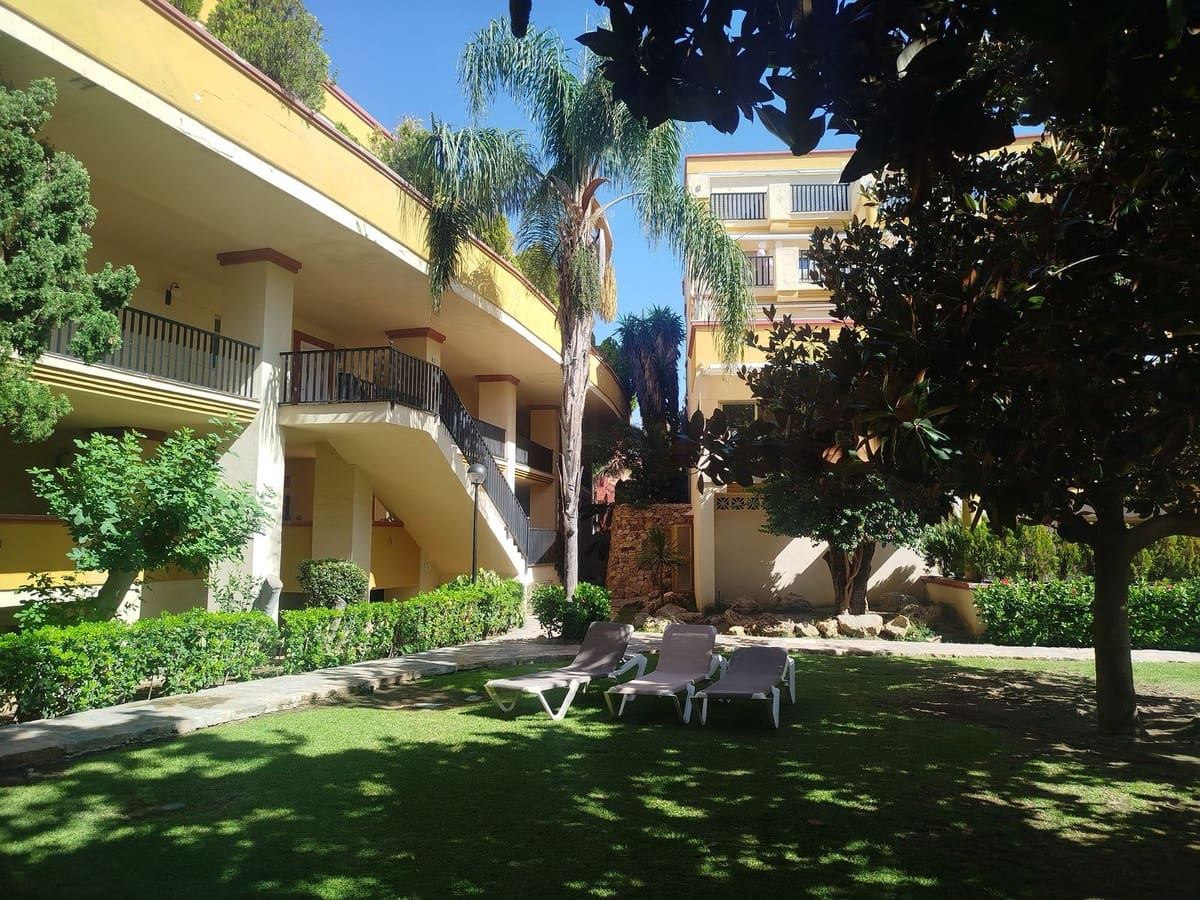 1 soverom Leilighet til salgs i Elviria med svømmebasseng - € 375 000 (Ref: 10163867)