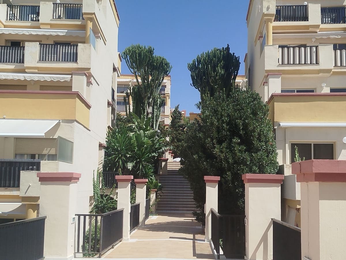 1 soverom Leilighet til salgs i Elviria med svømmebasseng - € 375 000 (Ref: 10163867)