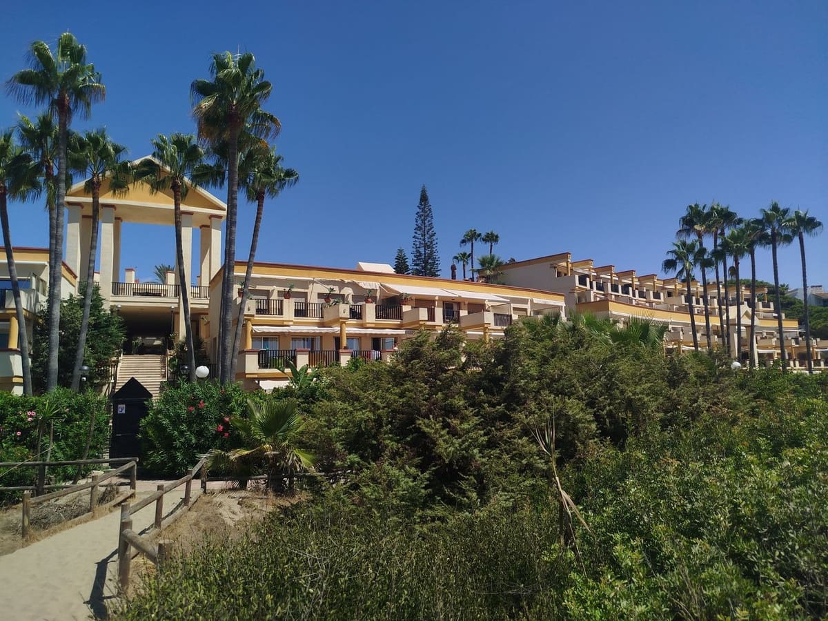 1 soverom Leilighet til salgs i Elviria med svømmebasseng - € 375 000 (Ref: 10163867)