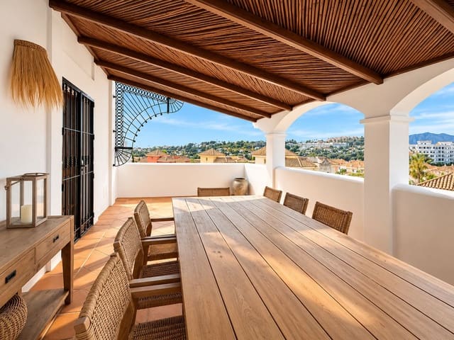 4 slaapkamer Halfvrijstaande villa te koop in Aloha Golf, Marbella met zwembad - € 1.785.000 (Ref: 10163868)