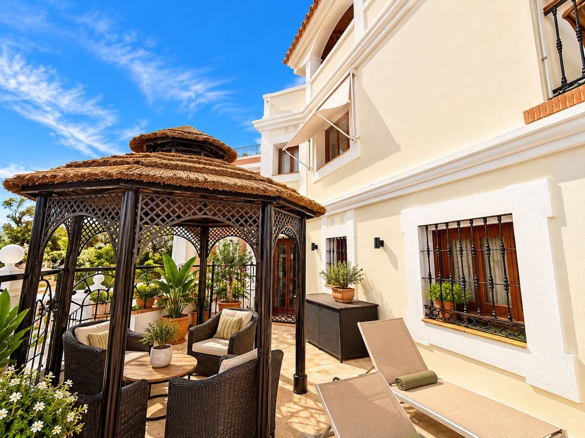 4 slaapkamer Halfvrijstaande villa te koop in Aloha Golf met zwembad - € 1.785.000 (Ref: 10163868)