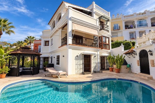4 sypialnia Dom blizniak na sprzedaż w Aloha Golf, Marbella z basenem - 1 785 000 € (Ref: 10163868)