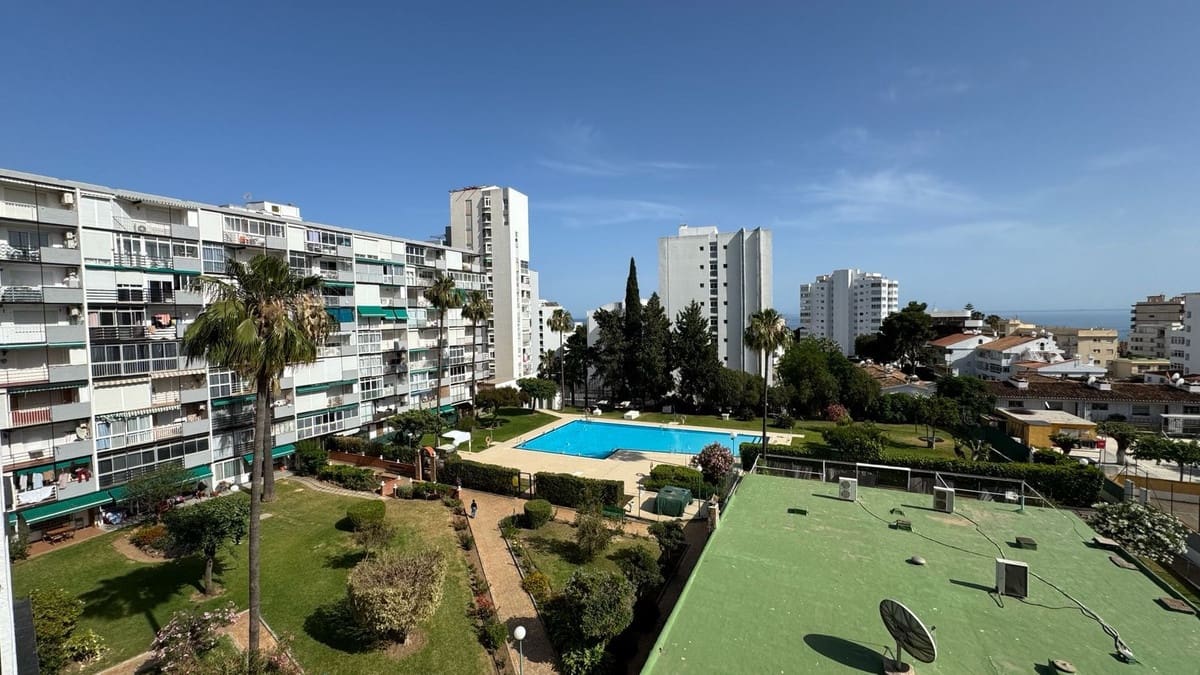 2 makuuhuone Huoneisto myytävänä paikassa Benalmadena mukana uima-altaan - 295 000 € (Ref: 10163870)