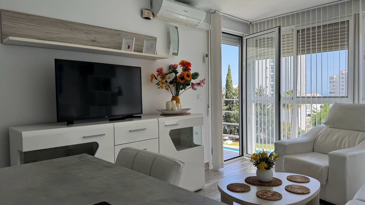 2 makuuhuone Huoneisto myytävänä paikassa Benalmadena mukana uima-altaan - 295 000 € (Ref: 10163870)