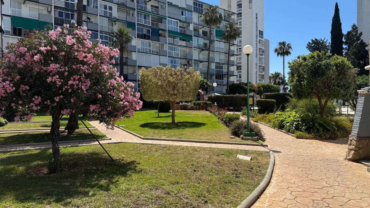 2 makuuhuone Huoneisto myytävänä paikassa Benalmadena mukana uima-altaan - 295 000 € (Ref: 10163870)