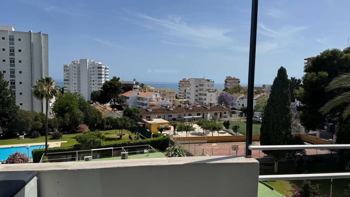 2 makuuhuone Huoneisto myytävänä paikassa Benalmadena mukana uima-altaan - 295 000 € (Ref: 10163870)