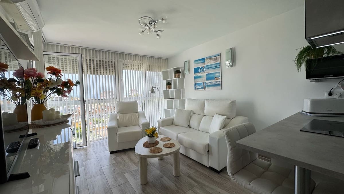 2 makuuhuone Huoneisto myytävänä paikassa Benalmadena mukana uima-altaan - 295 000 € (Ref: 10163870)
