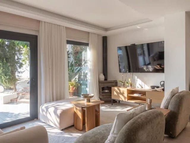 4 quarto Moradia Geminada para venda em Los Pacos, Fuengirola com piscina - 795 000 € (Ref: 10163879)
