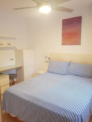 1 sypialnia Apartament na sprzedaż w Torreblanca, Fuengirola z basenem garażem - 297 000 € (Ref: 10163908)