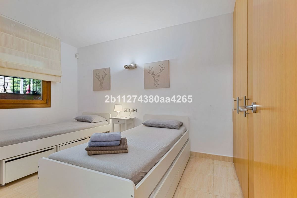 2 soverom Leilighet til salgs i Benalmadena med svømmebasseng garasje - € 475 000 (Ref: 10163909)