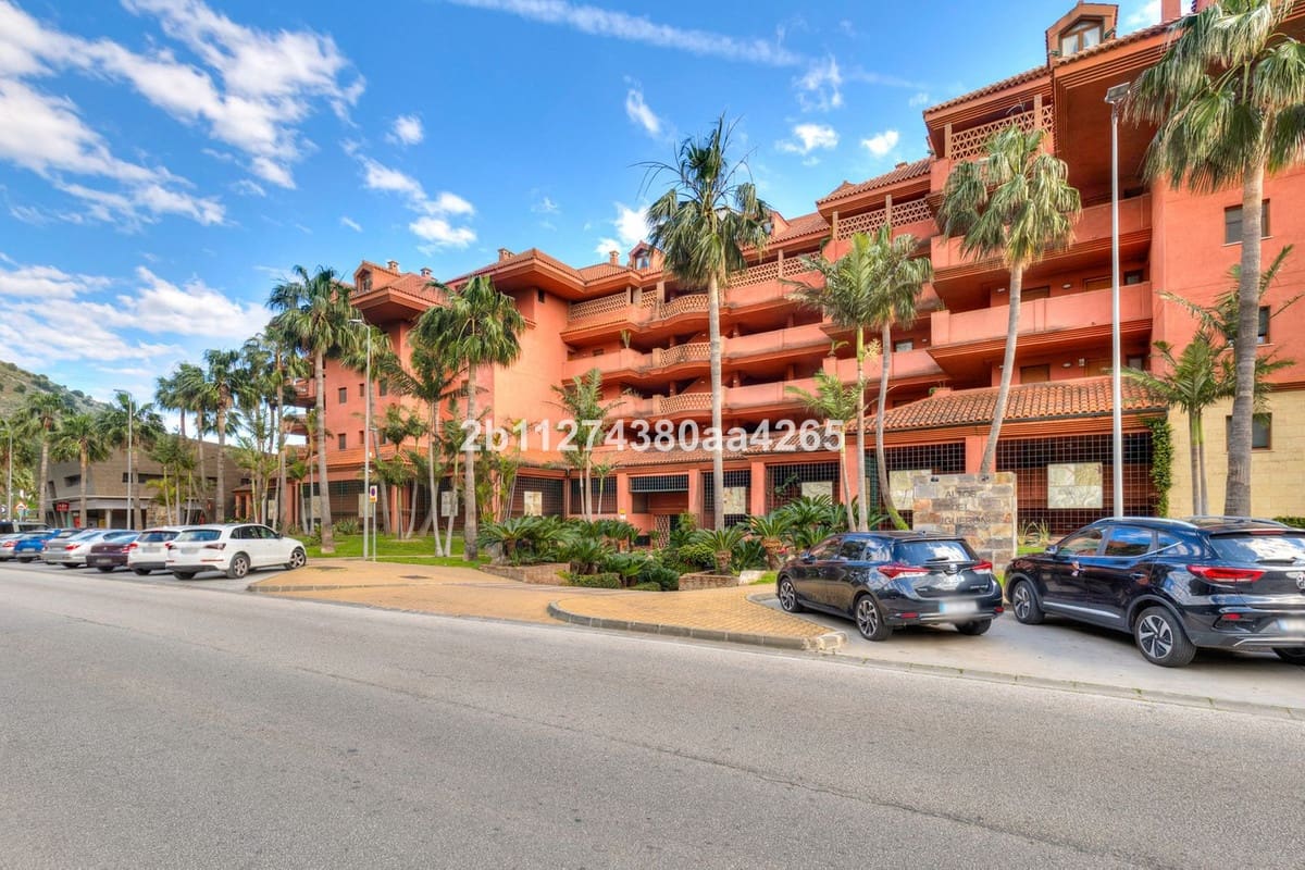 2 soverom Leilighet til salgs i Benalmadena med svømmebasseng garasje - € 475 000 (Ref: 10163909)