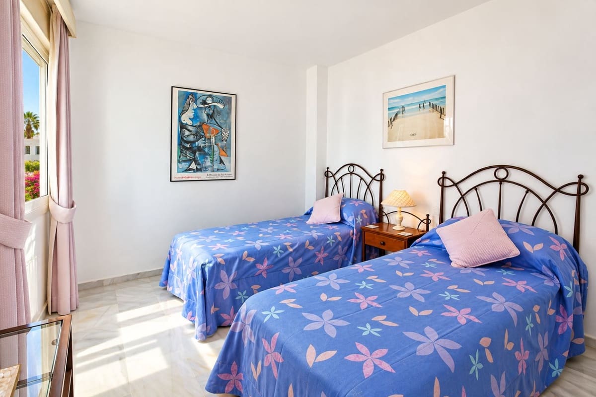 2 soveværelse Lejlighed til salg i Nueva Andalucia med swimmingpool garage - € 460.000 (Ref: 10166090)