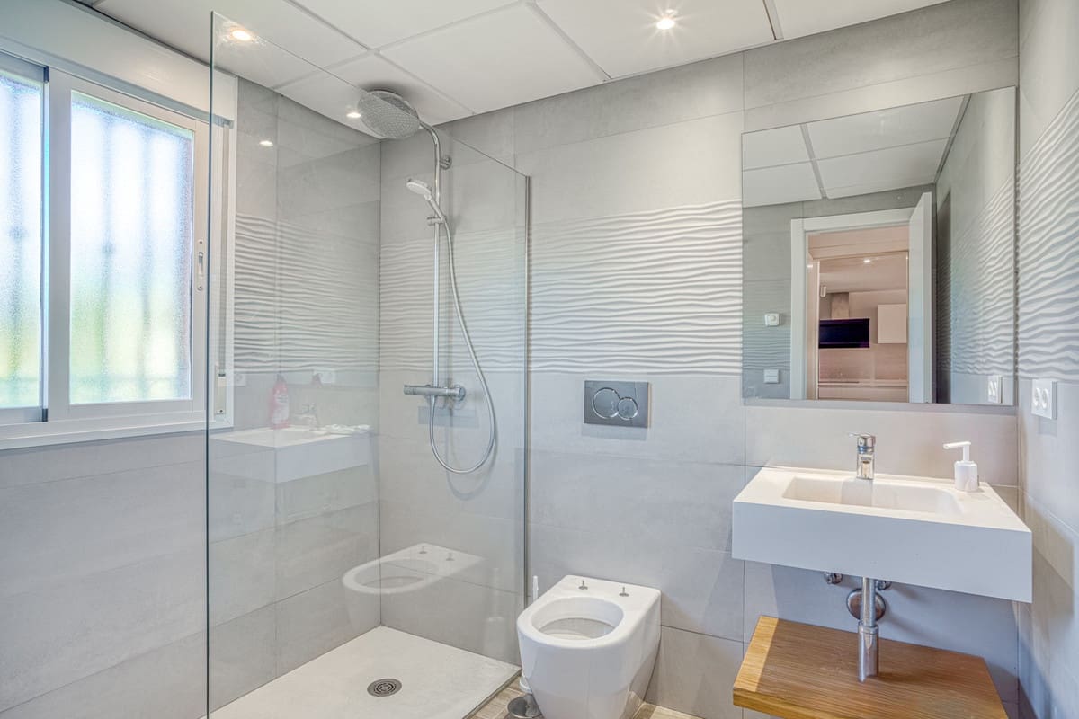4 bedroom Townhouse for sale in Benahavis with pool garage - € 1,050,000 (Ref: 10166091)