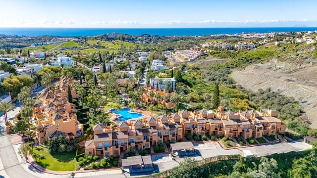 4 soveværelse Byhus til salg i Benahavís med swimmingpool garage - € 1.050.000 (Ref: 10166091)
