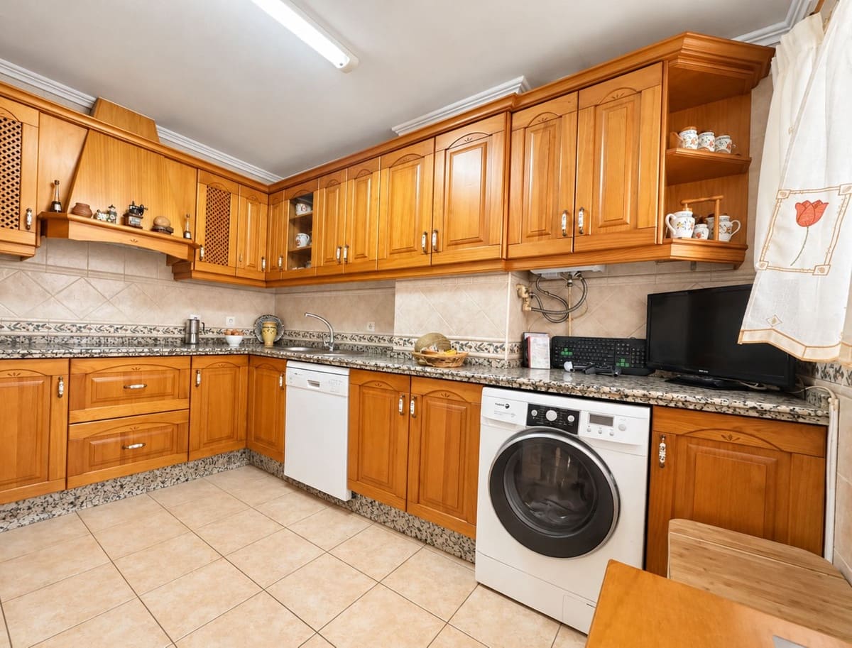 3 bedroom Apartment for sale in Mijas with garage - € 275,000 (Ref: 10166092)