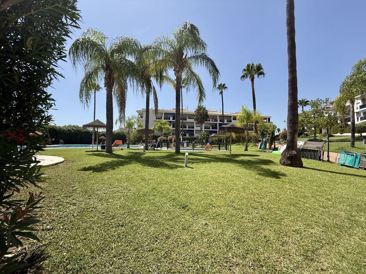 2 sypialnia Apartament na sprzedaż w Nueva Andalucia z basenem garażem - 390 000 € (Ref: 10166093)