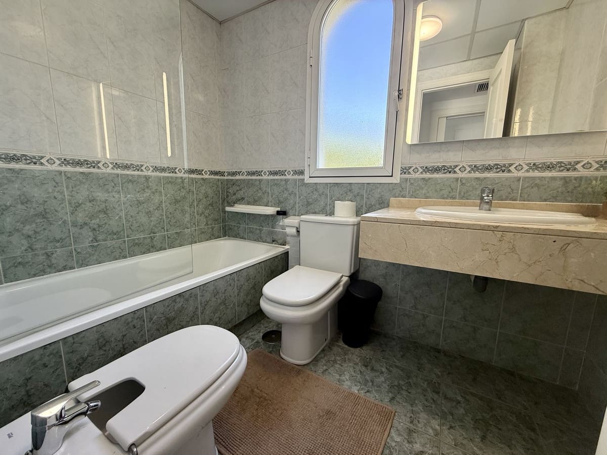 2 sypialnia Apartament na sprzedaż w Nueva Andalucia z basenem garażem - 390 000 € (Ref: 10166093)
