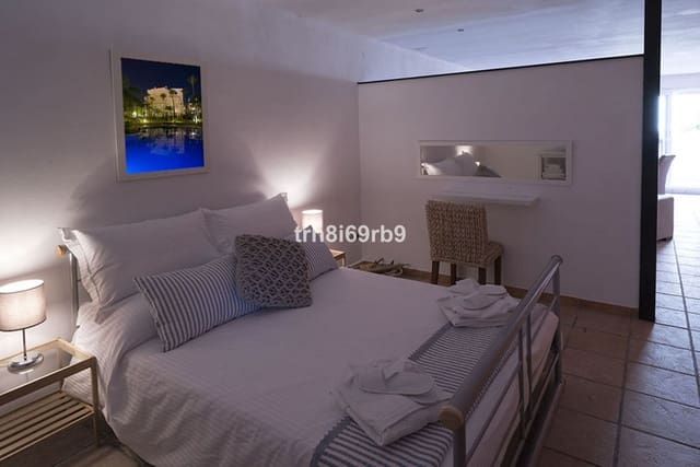 2 sypialnia Apartament na sprzedaż w Nueva Atalaya, Estepona z basenem garażem - 395 000 € (Ref: 10166095)