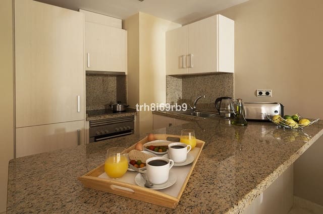 2 sypialnia Apartament na sprzedaż w Nueva Atalaya, Estepona z basenem garażem - 395 000 € (Ref: 10166095)