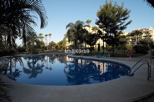 2 sypialnia Apartament na sprzedaż w Nueva Atalaya, Estepona z basenem garażem - 395 000 € (Ref: 10166095)