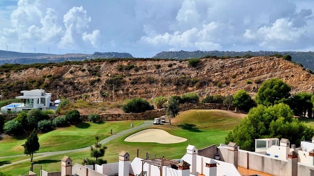 Apartamento de 2 habitaciones en Bahia de Casares, Casares en venta con piscina garaje - 265.000 € (Ref: 10166096)