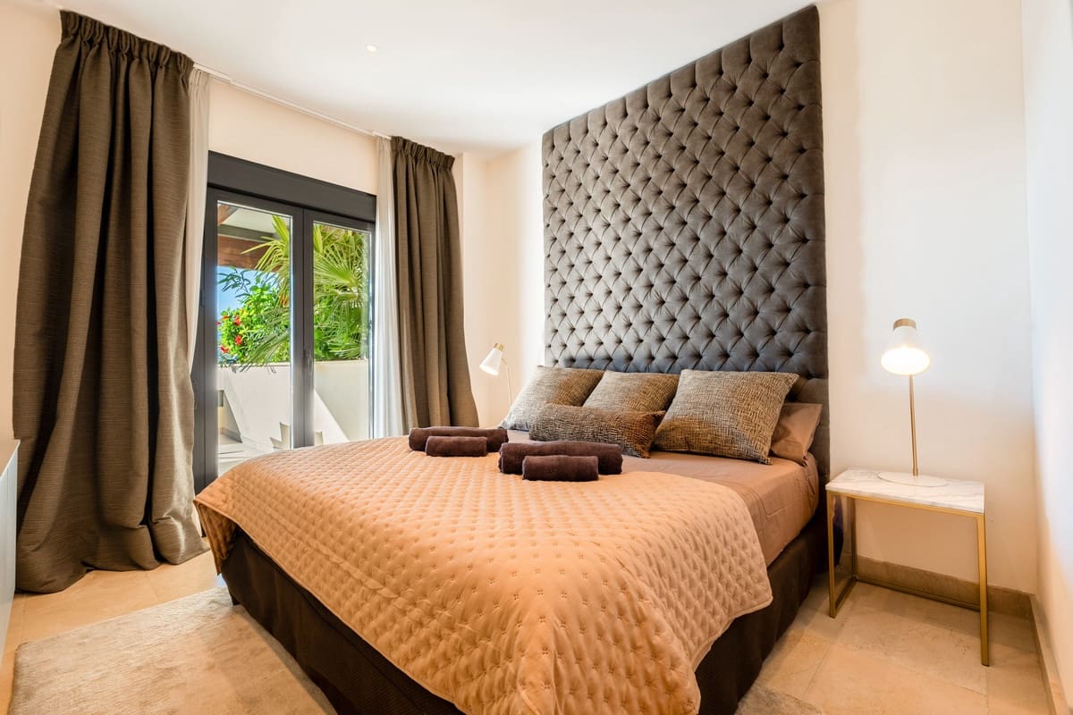 2 bedroom Apartment for sale in Benahavis with pool garage - € 630,000 (Ref: 10166099)