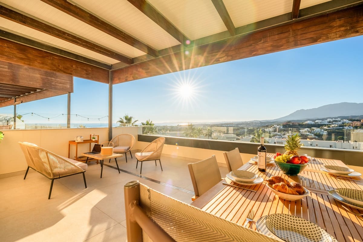 2 bedroom Apartment for sale in Benahavis with pool garage - € 630,000 (Ref: 10166099)