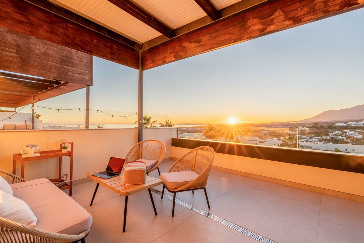 2 bedroom Apartment for sale in Benahavis with pool garage - € 630,000 (Ref: 10166099)