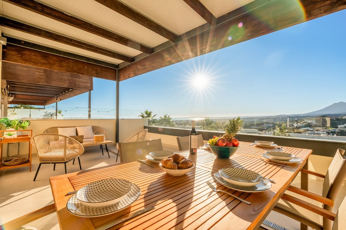 2 bedroom Apartment for sale in Benahavis with pool garage - € 630,000 (Ref: 10166099)