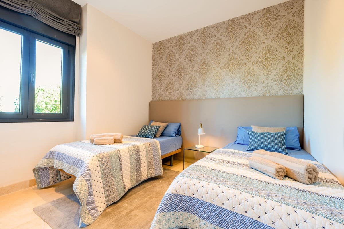 2 bedroom Apartment for sale in Benahavis with pool garage - € 630,000 (Ref: 10166099)