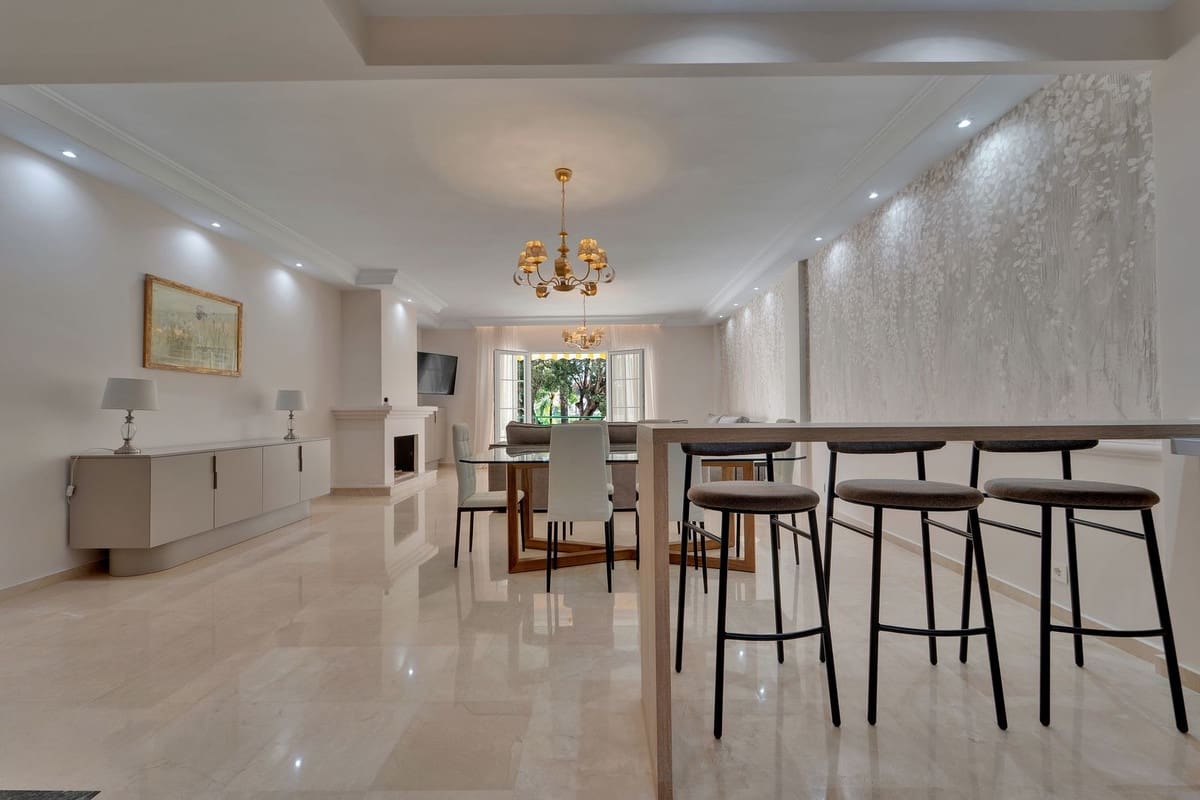 3 bedroom Apartment for sale in Benahavis with pool garage - € 710,000 (Ref: 10166100)