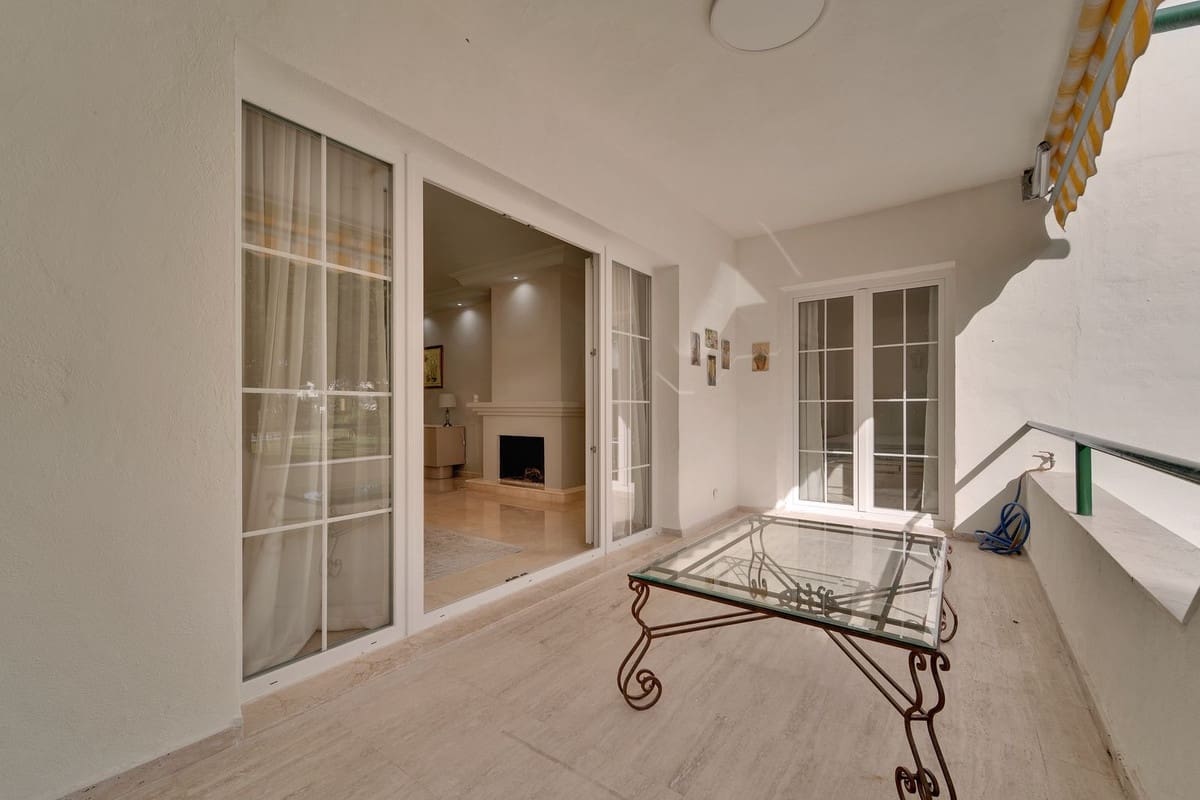 3 bedroom Apartment for sale in Benahavis with pool garage - € 710,000 (Ref: 10166100)