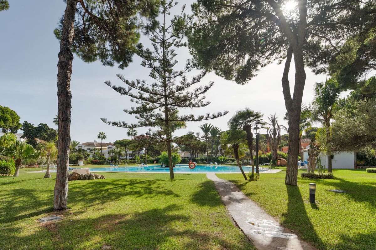 3 bedroom Apartment for sale in Benahavis with pool garage - € 710,000 (Ref: 10166100)