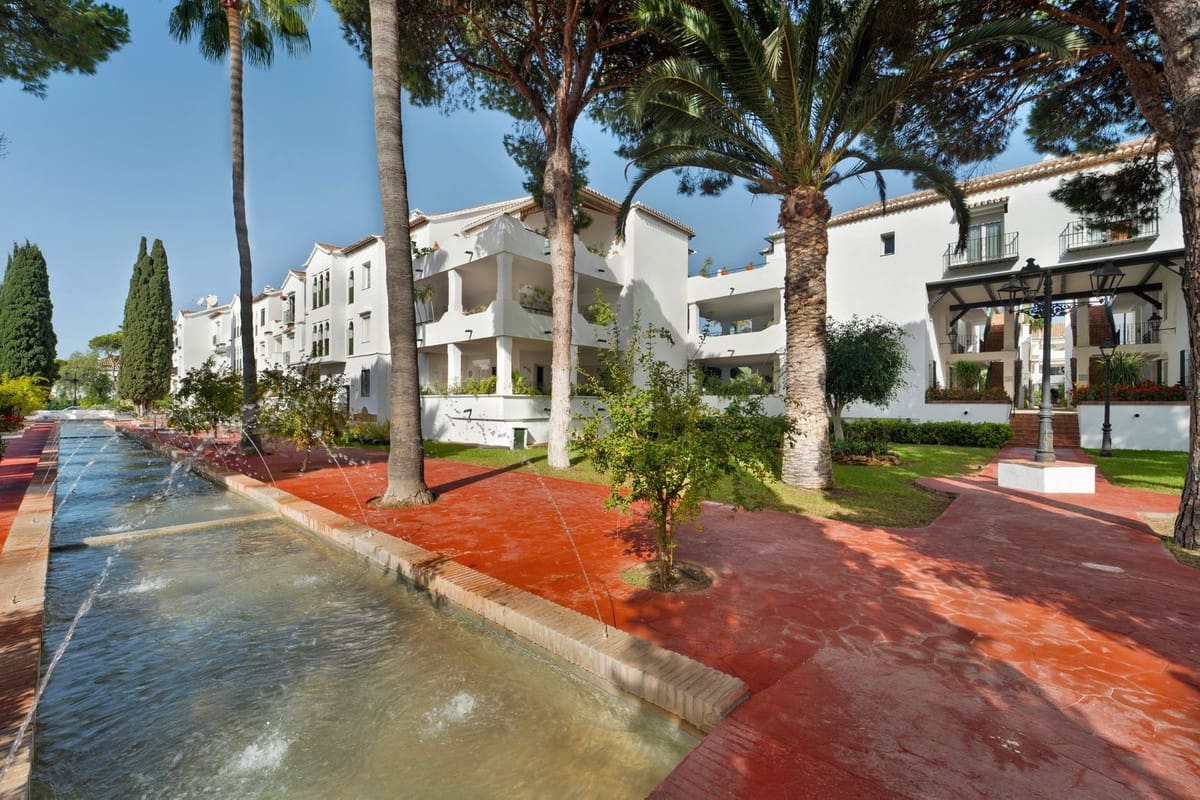 3 bedroom Apartment for sale in Benahavis with pool garage - € 710,000 (Ref: 10166100)