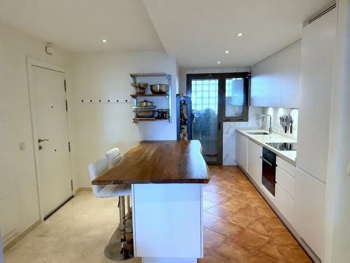 2 soveværelse Lejlighed til salg i La Cala de Mijas med swimmingpool garage - € 590.000 (Ref: 10167844)