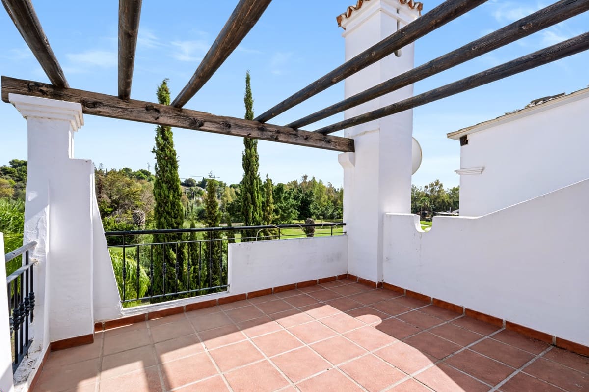 3 sovrum Hus till salu i Nueva Andalucia med pool garage - 950 000 € (Ref: 10167846)