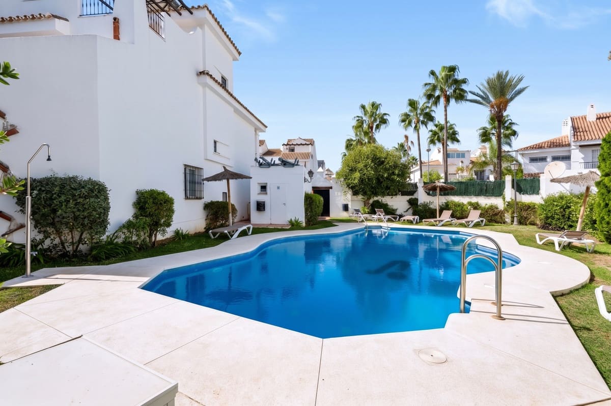 3 sovrum Hus till salu i Nueva Andalucia med pool garage - 950 000 € (Ref: 10167846)