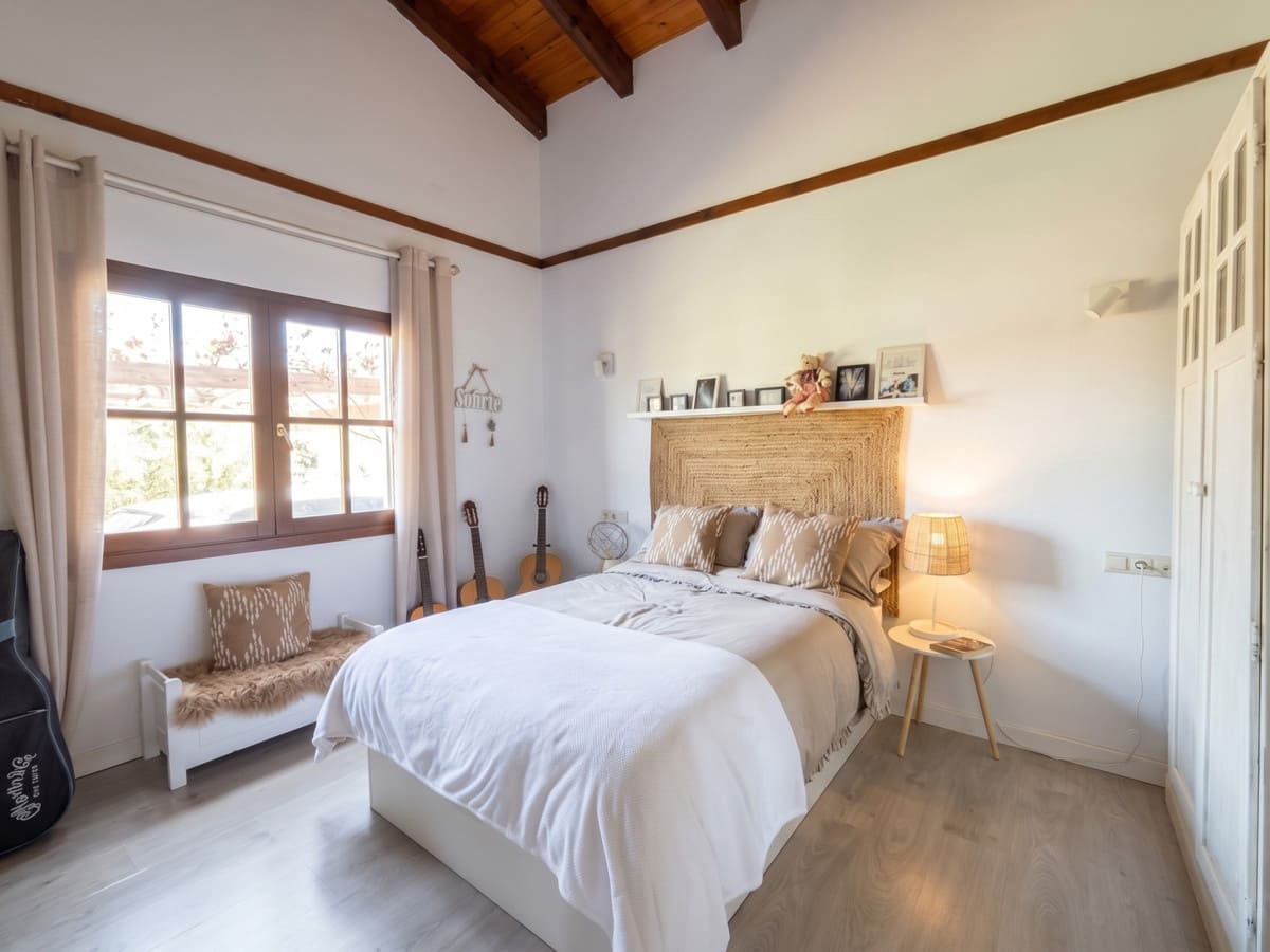 5 bedroom Villa for sale in La Cala de Mijas with pool garage - € 1,450,000 (Ref: 10167847)