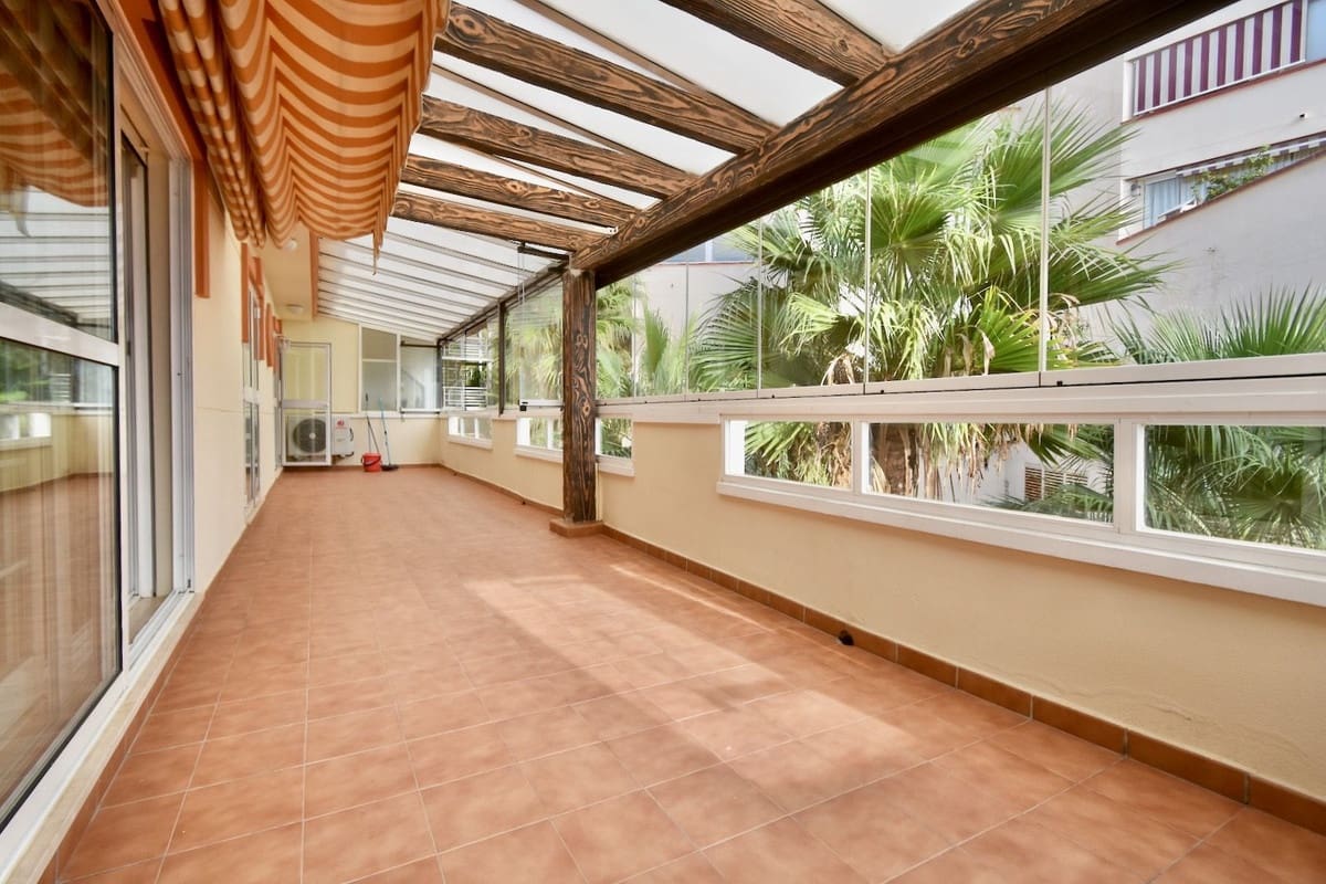Apartamento de 2 habitaciones en Benalmádena en venta con piscina garaje - 436.500 € (Ref: 10167849)