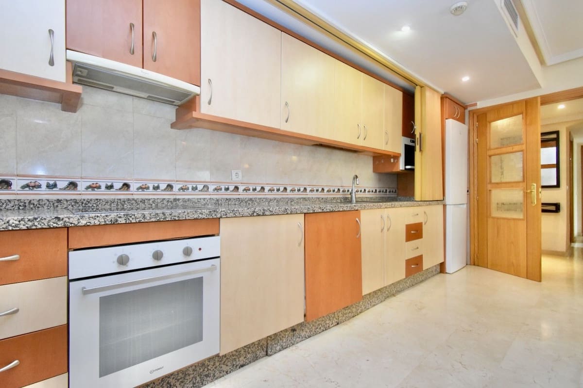 Apartamento de 2 habitaciones en Benalmádena en venta con piscina garaje - 436.500 € (Ref: 10167849)