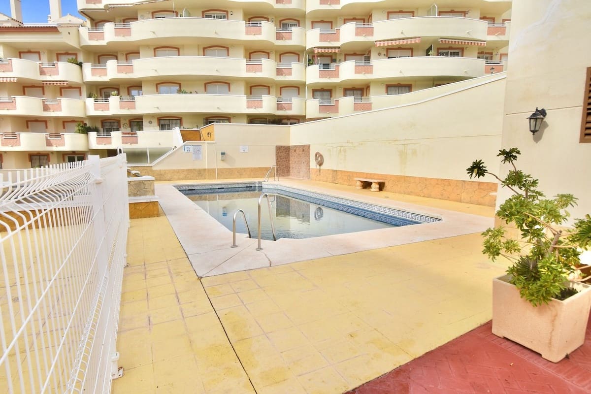 Apartamento de 2 habitaciones en Benalmádena en venta con piscina garaje - 436.500 € (Ref: 10167849)