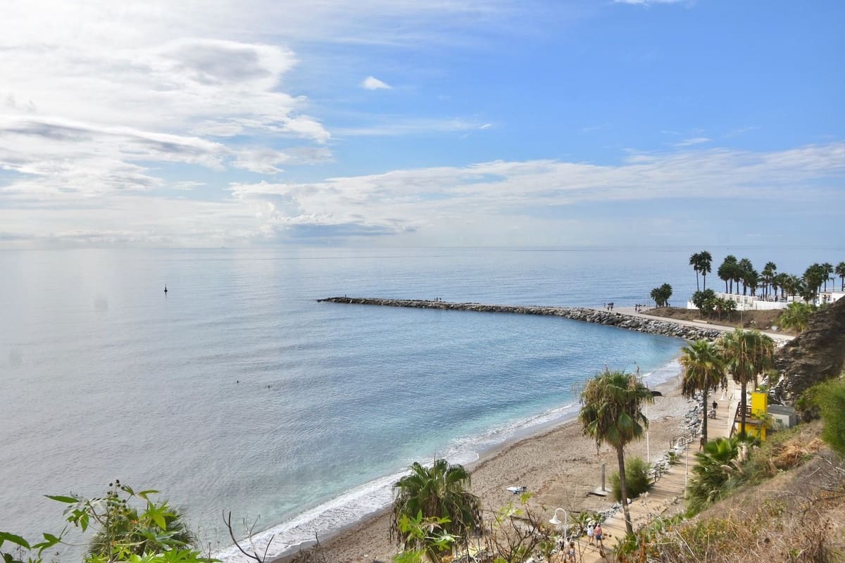 Apartamento de 2 habitaciones en Benalmádena en venta con piscina garaje - 436.500 € (Ref: 10167849)