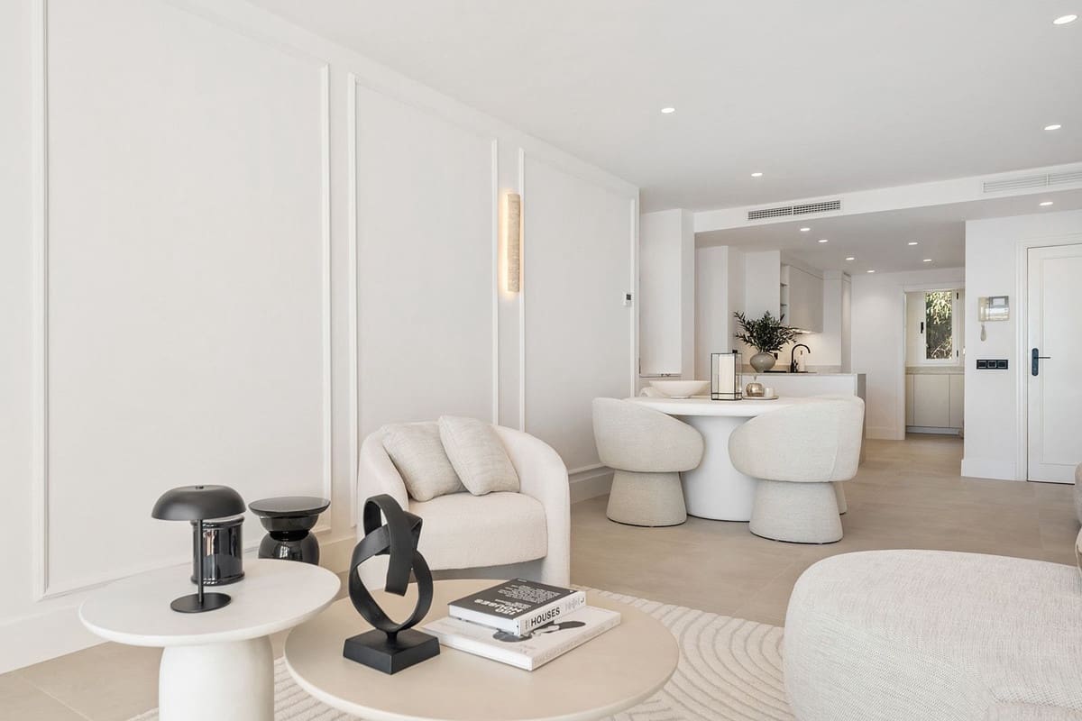2 bedroom Apartment for sale in Los Arqueros with pool garage - € 695,000 (Ref: 10167850)