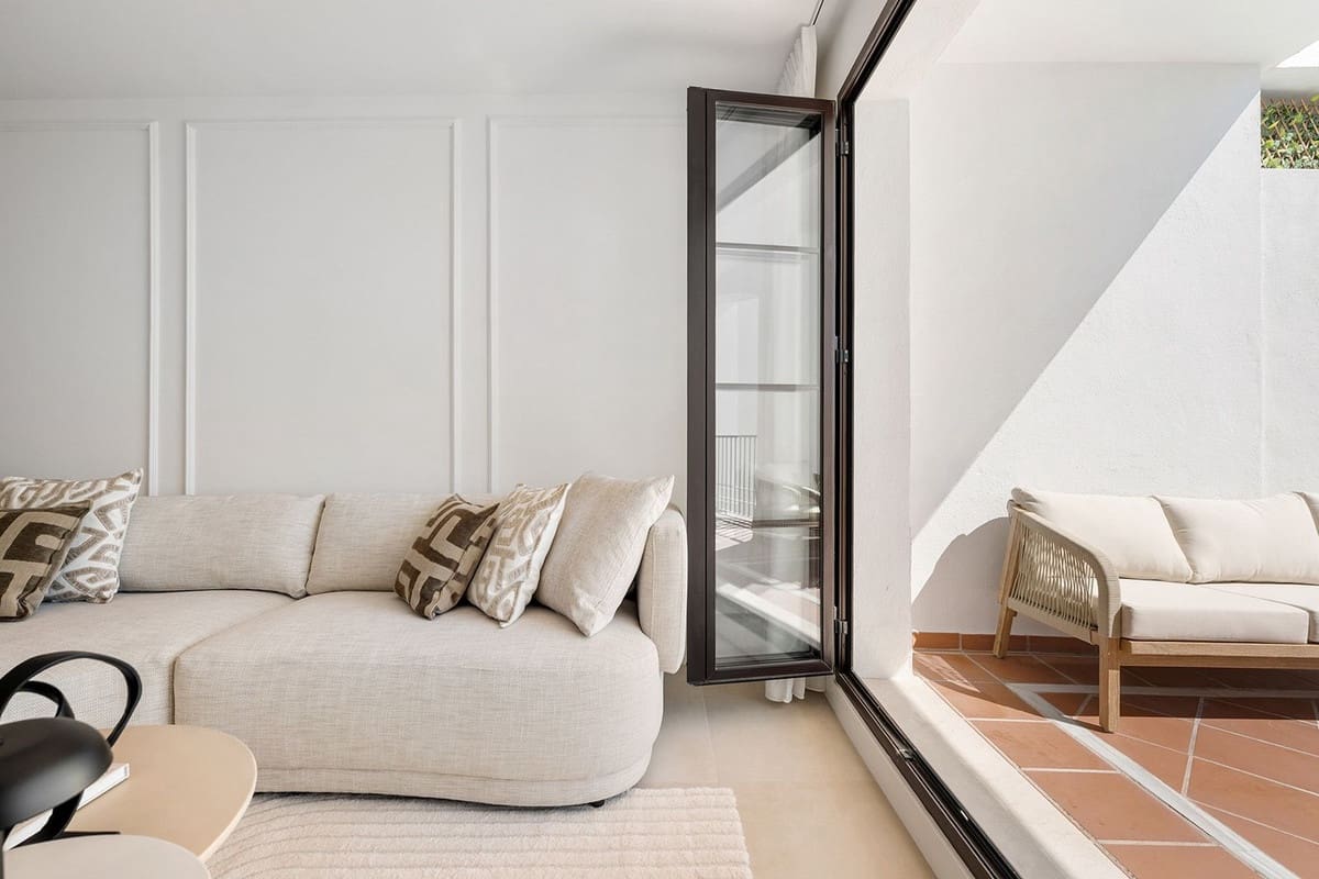2 bedroom Apartment for sale in Los Arqueros with pool garage - € 695,000 (Ref: 10167850)